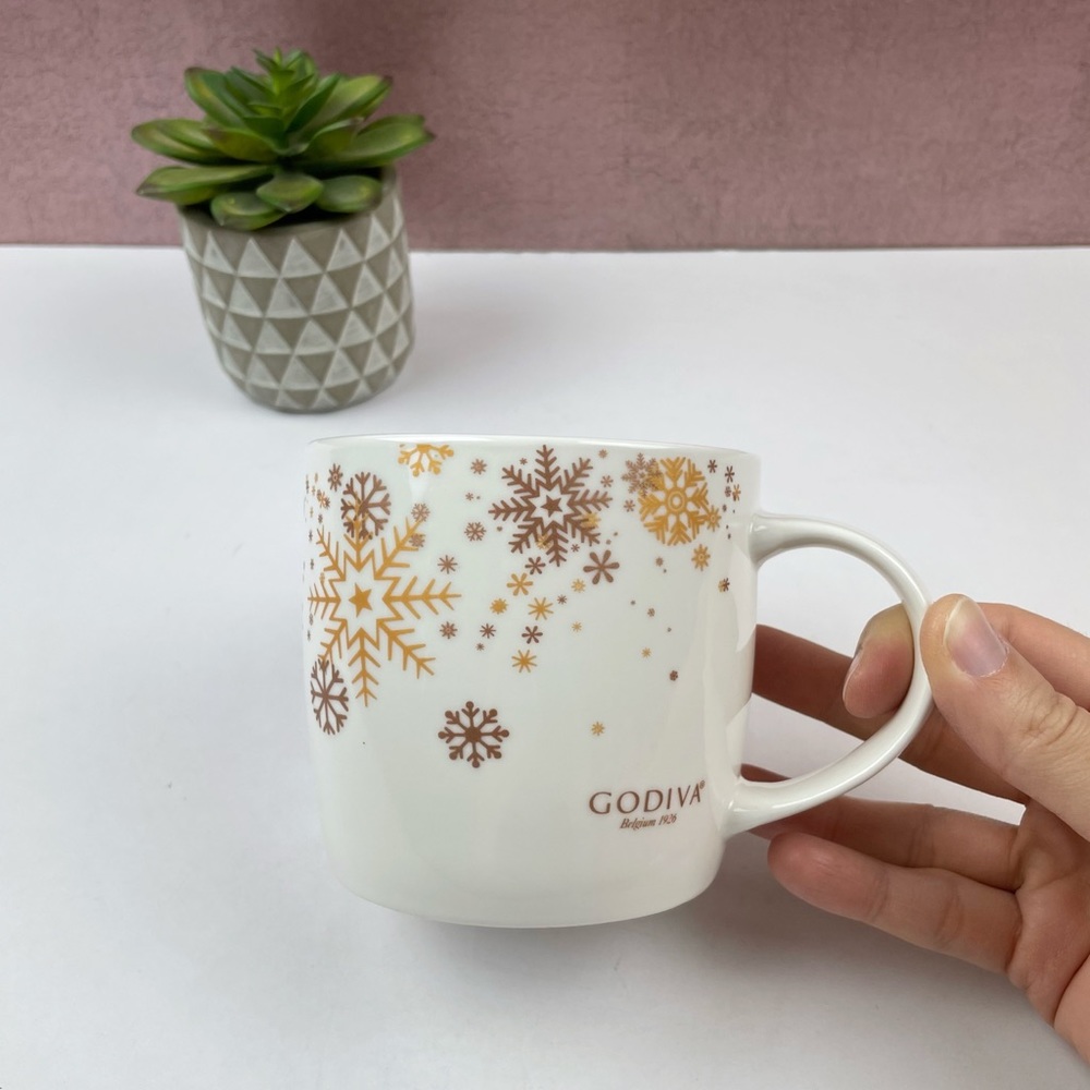 Godiva Chocolate White Gold Coffee Mug Cup Snowflakes Holiday Christmas